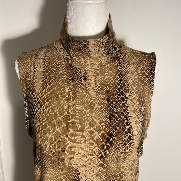 LAUREN Ralph Lauren Sleeveless TANK 
Mock Turtle 
Stretch 
Comfort
Size Large - Picture 6 of 7